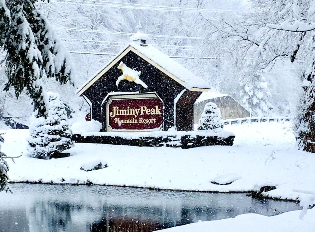Gorgeous 1St Fl Mtn View Jiminy Suite Sleeps 4 Ski On Off هانكوك المظهر الخارجي الصورة